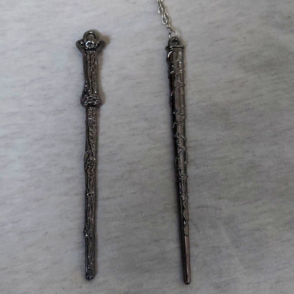 Harry Potter, Harry and Hermione wand necklaces